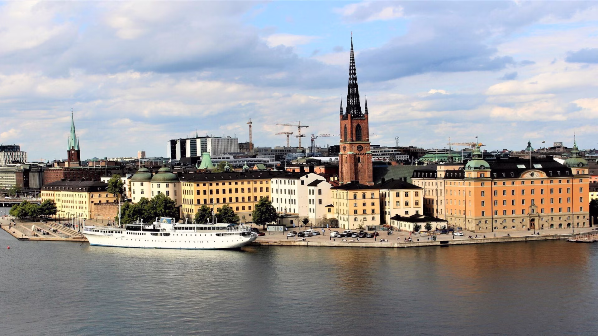 Study in Sweden hero image